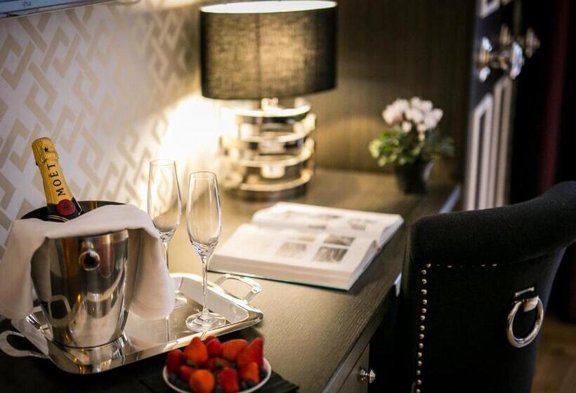 اتاق لوکس سه تخته, Minerva Relais