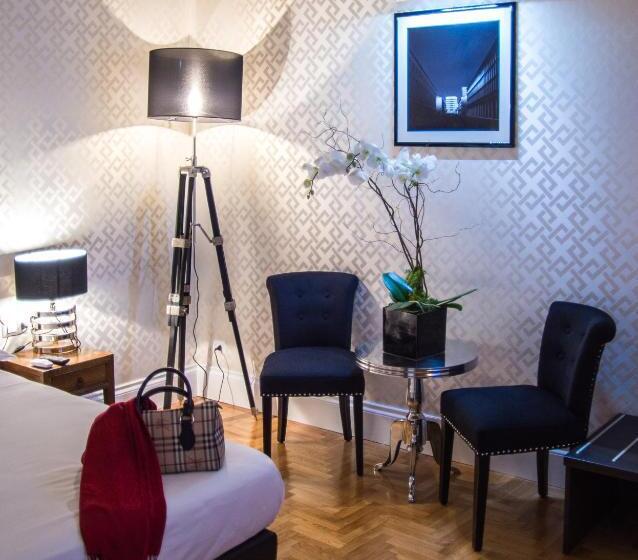 اتاق لوکس سه تخته, Minerva Relais