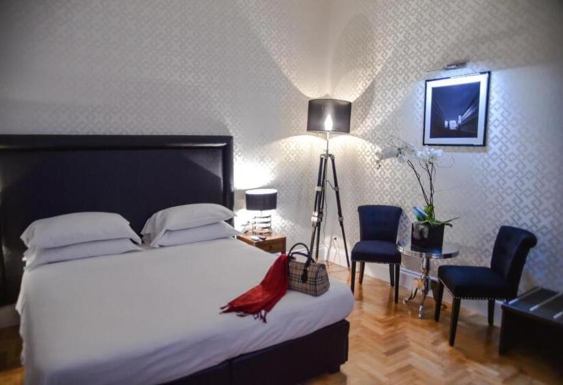 اتاق لوکس سه تخته, Minerva Relais