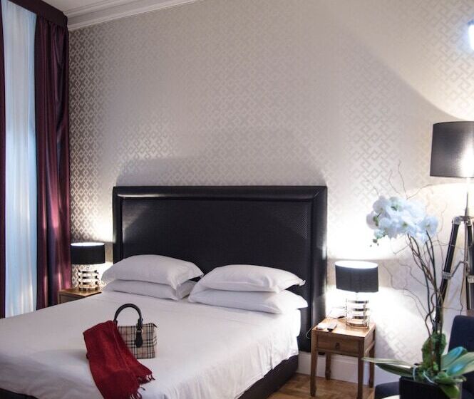 اتاق لوکس سه تخته, Minerva Relais