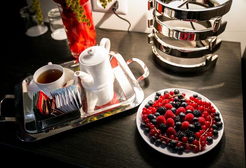 اتاق لوکس سه تخته, Minerva Relais