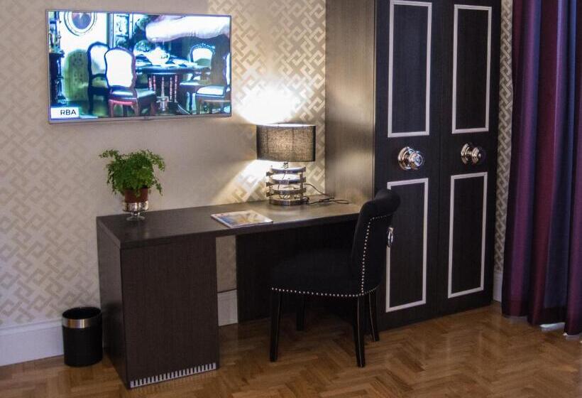 اتاق لوکس سه تخته, Minerva Relais