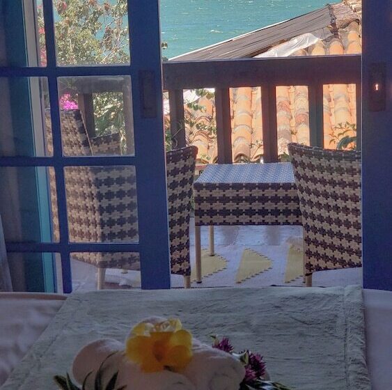 オーシャンビュースイート, Vila Bela Emília