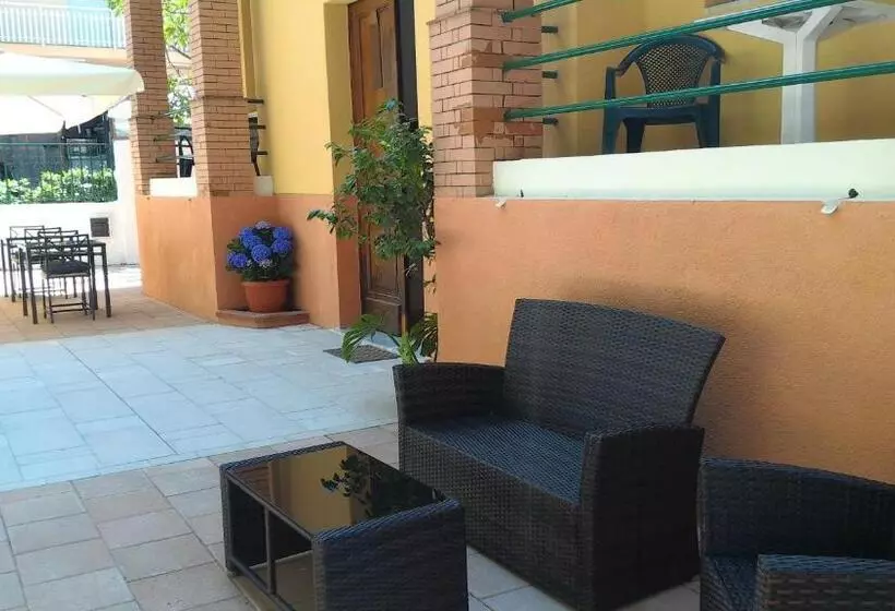 اتاق استاندارد با بالکن, Villa Anna B&b