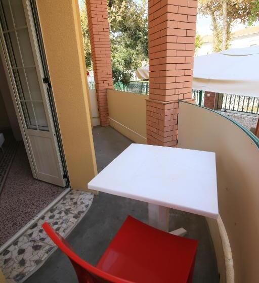 غرفة قياسية مزوَّدة بشُرفة, Villa Anna B&b