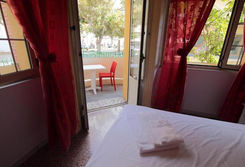 غرفة قياسية مزوَّدة بشُرفة, Villa Anna B&b