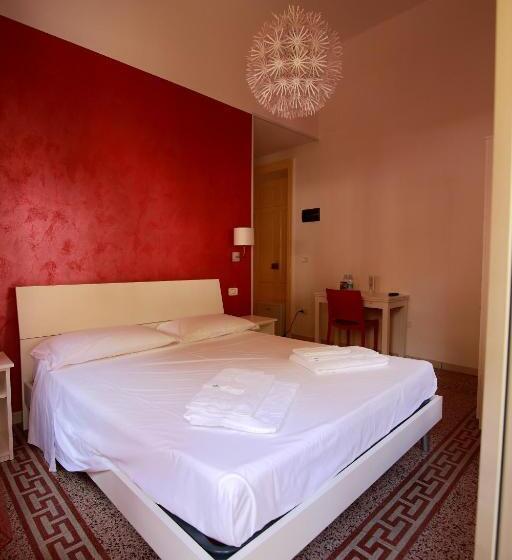 غرفة قياسية مزوَّدة بشُرفة, Villa Anna B&b