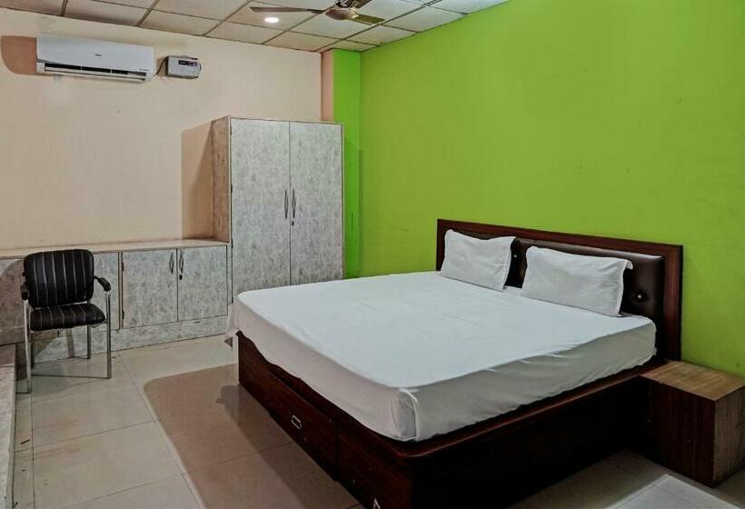 トリプルクラシックルーム, Oyo 81121 Modern