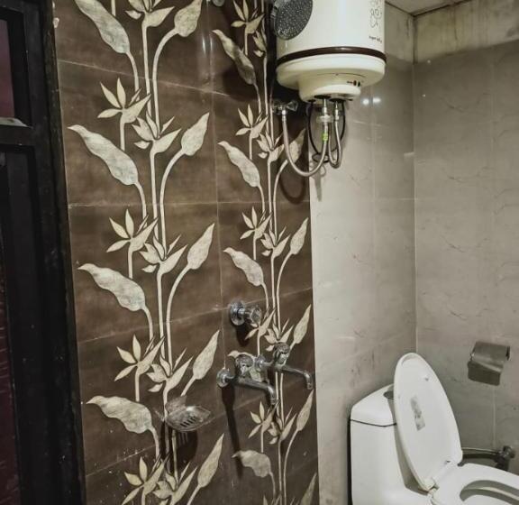 اتاق اکونومی, Shiva Haridwar Nearby Bus And Railway Station