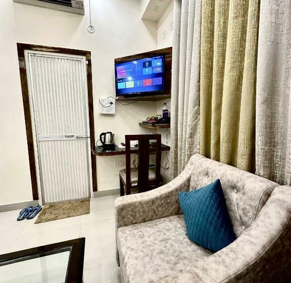 اتاق اکونومی, Buddha International