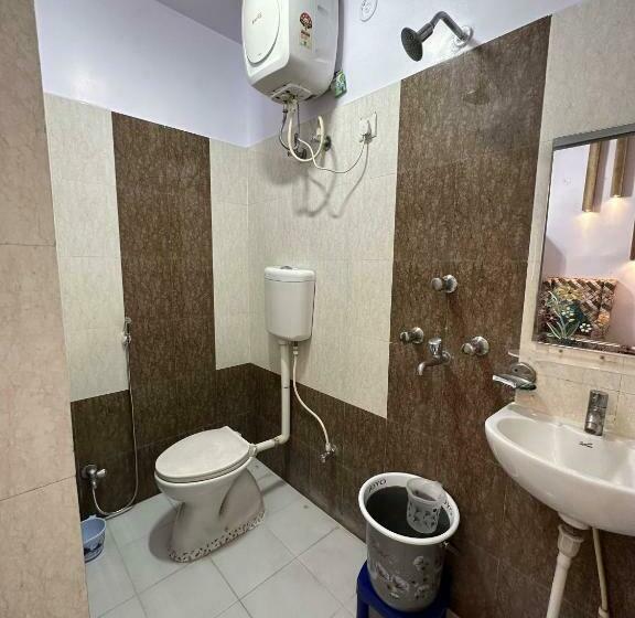 اتاق اکونومی, Buddha International