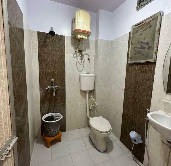 اتاق اکونومی, Buddha International