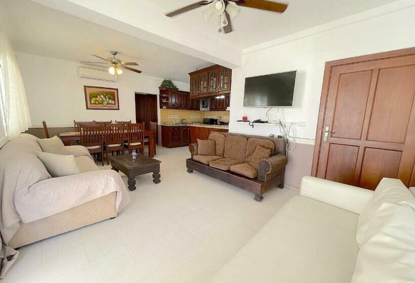 آپارتمان 1 خوابه با بالکن, Oceanfront & Garden View Villas Hotel Wifi Bbq Parking Los Corales Beach Club & Spa