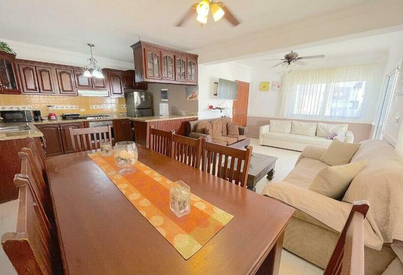 آپارتمان 1 خوابه با بالکن, Oceanfront & Garden View Villas Hotel Wifi Bbq Parking Los Corales Beach Club & Spa