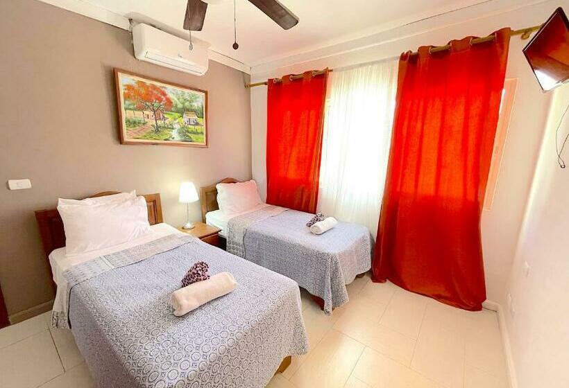 آپارتمان 1 خوابه با بالکن, Oceanfront & Garden View Villas Hotel Wifi Bbq Parking Los Corales Beach Club & Spa