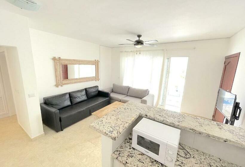 آپارتمان 1 خوابه با چشمانداز استخر, Oceanfront & Garden View Villas Hotel Wifi Bbq Parking Los Corales Beach Club & Spa