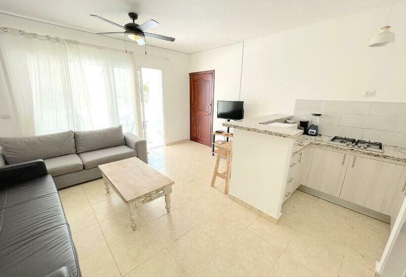 آپارتمان 1 خوابه با چشم‌انداز استخر, Oceanfront & Garden View Villas Hotel Wifi Bbq Parking Los Corales Beach Club & Spa