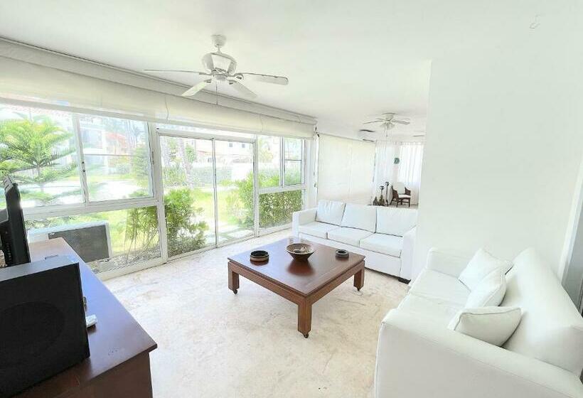 آپارتمان 1 خوابه با چشمانداز استخر, Oceanfront & Garden View Villas Hotel Wifi Bbq Parking Los Corales Beach Club & Spa