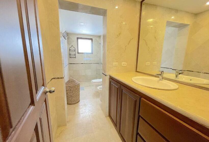 آپارتمان 1 خوابه با چشمانداز استخر, Oceanfront & Garden View Villas Hotel Wifi Bbq Parking Los Corales Beach Club & Spa