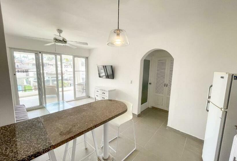 آپارتمان 1 خوابه با چشمانداز دریا, Oceanfront & Garden View Villas Hotel Wifi Bbq Parking Los Corales Beach Club & Spa