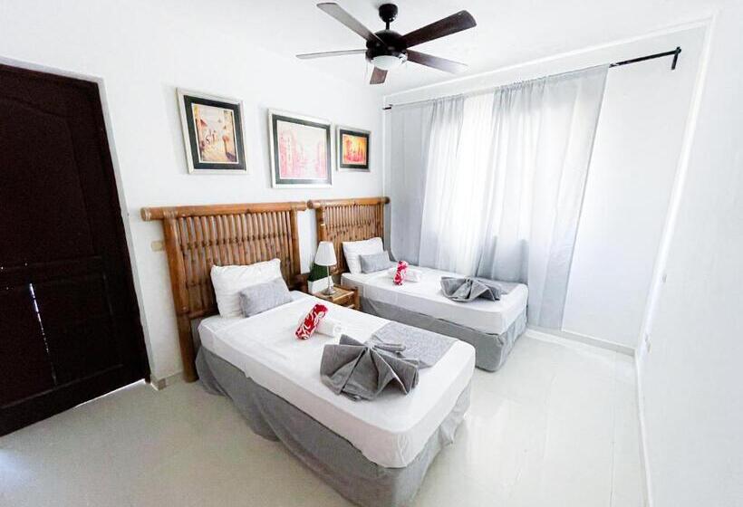 1 Bedroom Penthouse Apartment, Oceanfront & Garden View Villas Hotel Wifi Bbq Parking Los Corales Beach Club & Spa
