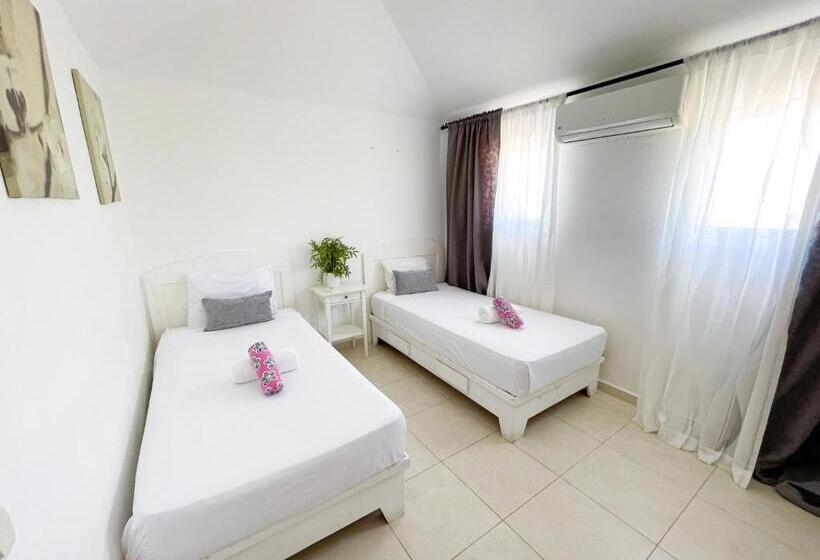 1 Bedroom Penthouse Apartment, Oceanfront & Garden View Villas Hotel Wifi Bbq Parking Los Corales Beach Club & Spa