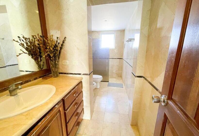 1 Bedroom Penthouse Apartment, Oceanfront & Garden View Villas Hotel Wifi Bbq Parking Los Corales Beach Club & Spa