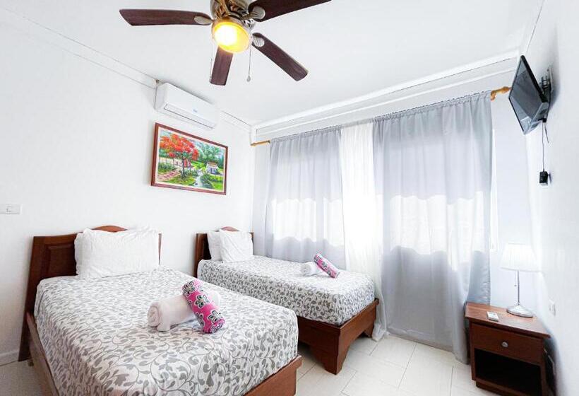 آپارتمان 1 خوابه با بالکن, Oceanfront & Garden View Villas Hotel Wifi Bbq Parking Los Corales Beach Club & Spa