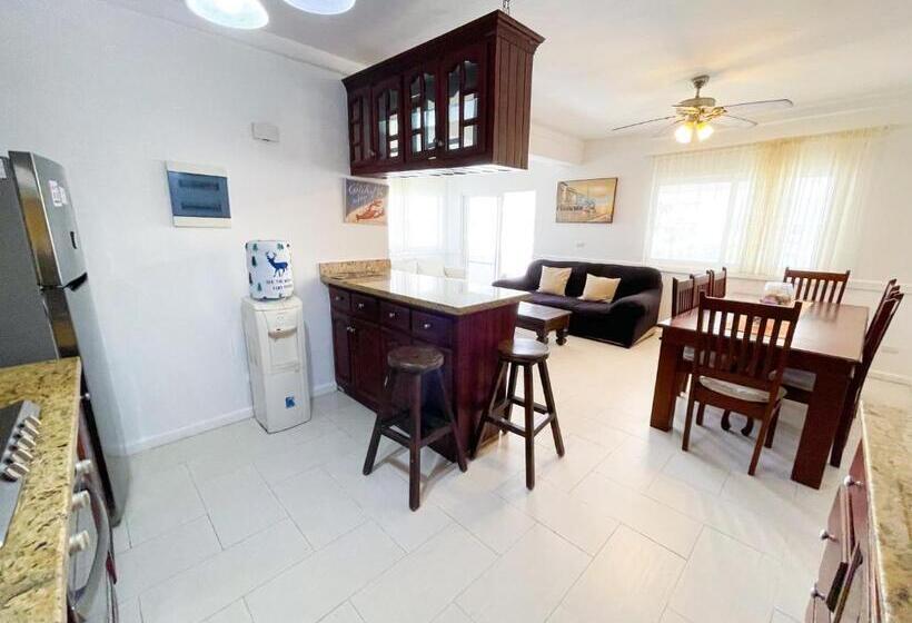 آپارتمان 1 خوابه با بالکن, Oceanfront & Garden View Villas Hotel Wifi Bbq Parking Los Corales Beach Club & Spa