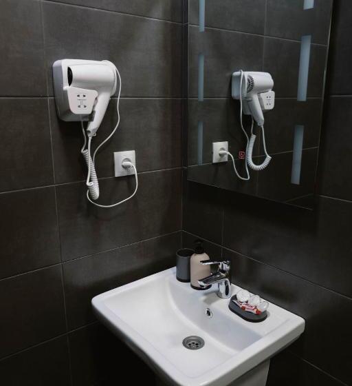 اتاق استاندارد با چشم‌انداز کوهستان, Home In Gergeti