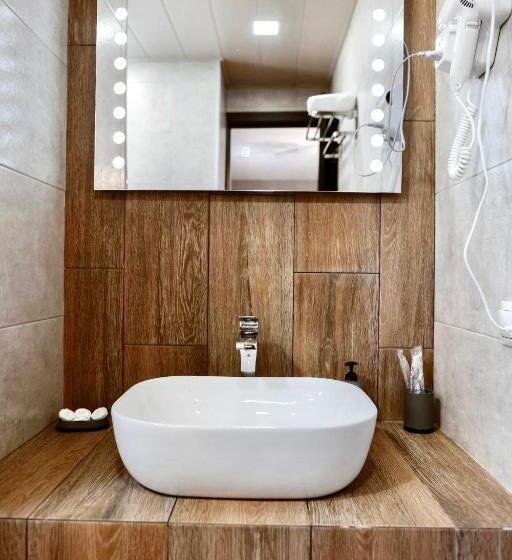 اتاق استاندارد چهار تخته, Home In Gergeti