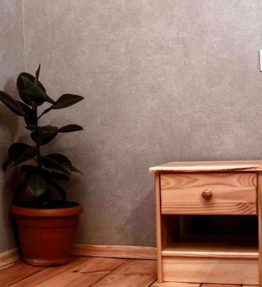 اتاق استاندارد چهار تخته, Home In Gergeti