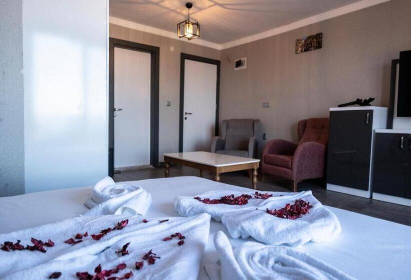 オーシャンビューデラックスルームバルコニー付き, Stone House Buti̇k Otel