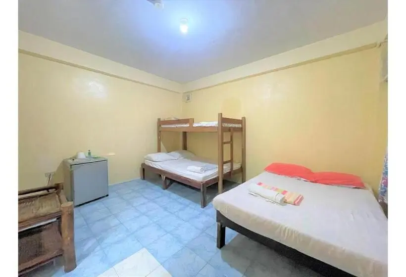 Perhehuone, Oyo 876 Escurel Inn Boracay