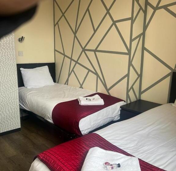 标准三人间, Saba Rooms And Apartments