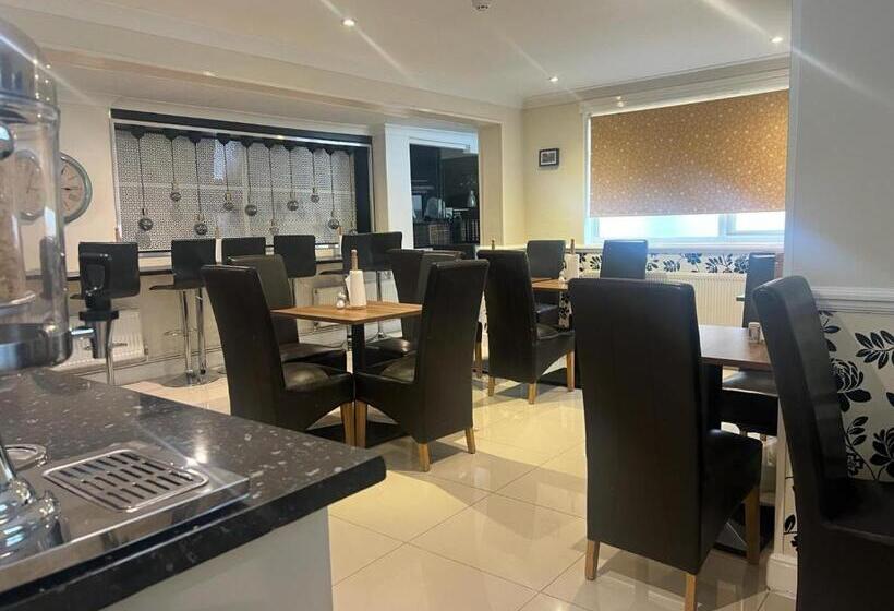 标准三人间, Saba Rooms And Apartments