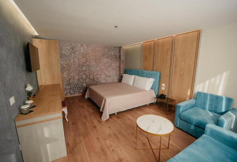 جناح, Martiness Hotel Durres