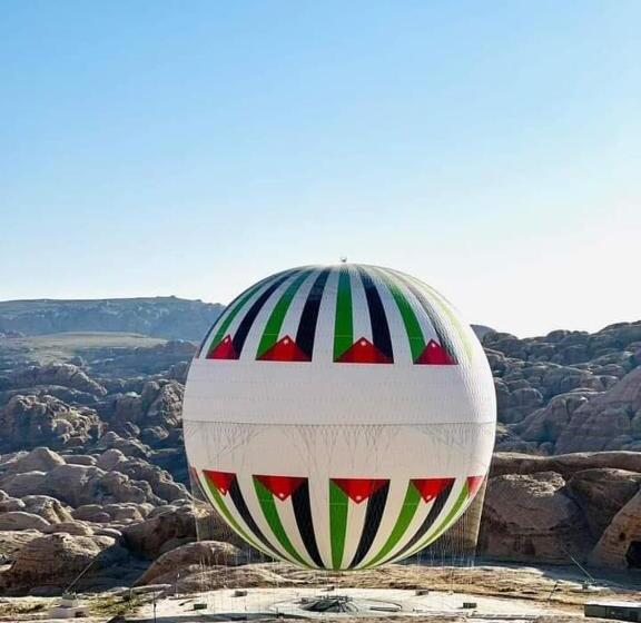 اتاق استاندارد سه نفره, Nabateans Home