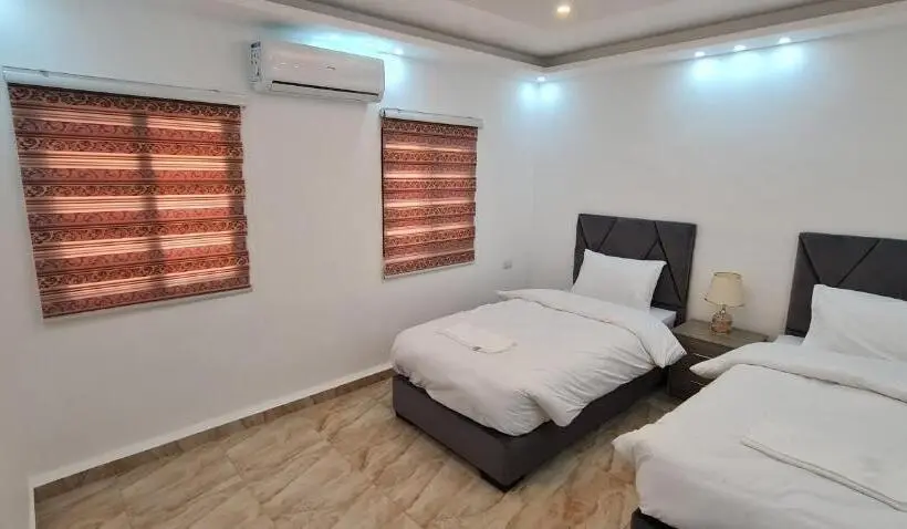 اتاق استاندارد چهار تخته, Nabateans Home