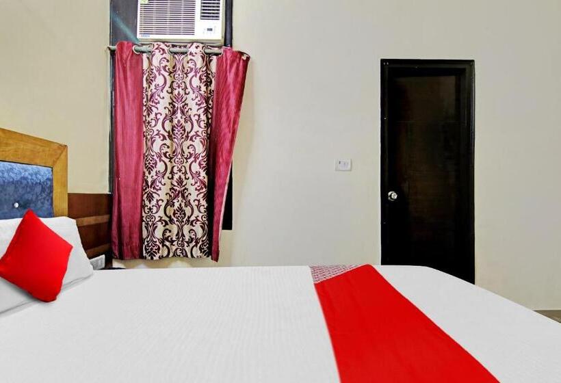 Quarto Triplo Clássico, Flagship  Dp Palace Near Jama Masjid