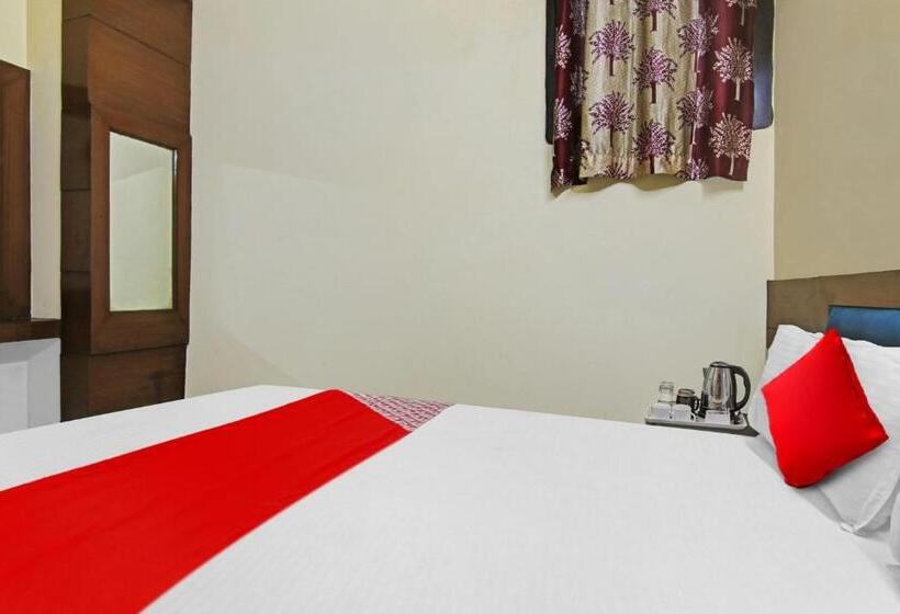 Quarto Triplo Clássico, Flagship  Dp Palace Near Jama Masjid