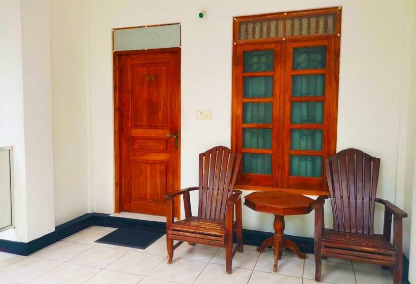 Habitació Triple Deluxe, Uppuveli Beach