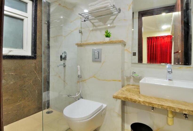 Quarto Deluxe, Delhi Fab Best Budget Couple