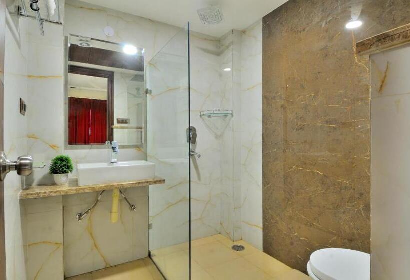 Quarto Deluxe, Delhi Fab Best Budget Couple