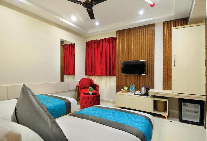 Quarto Deluxe, Delhi Fab Best Budget Couple