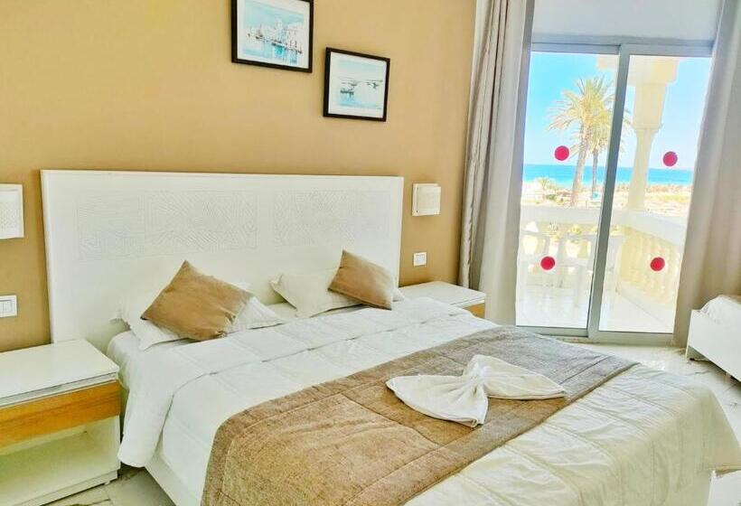 스탠다드 트리플 룸 가든 전망, Neptunia Skanes