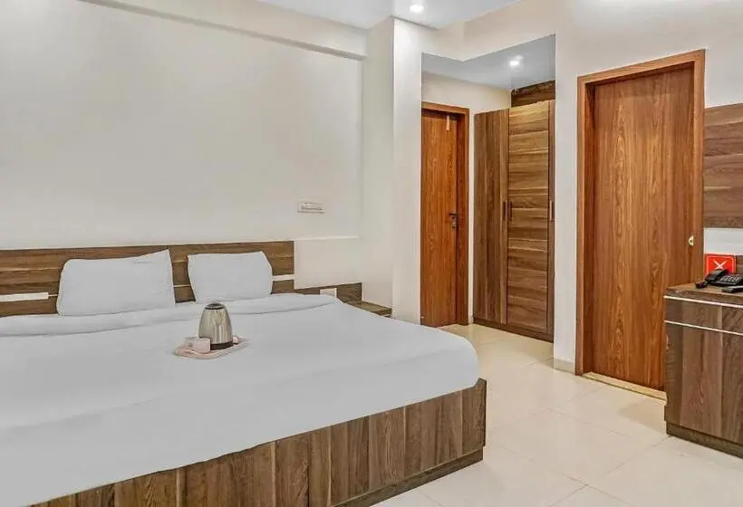 スタンダードルーム, Super Townhouse The Upper Room Near Pune Airport
