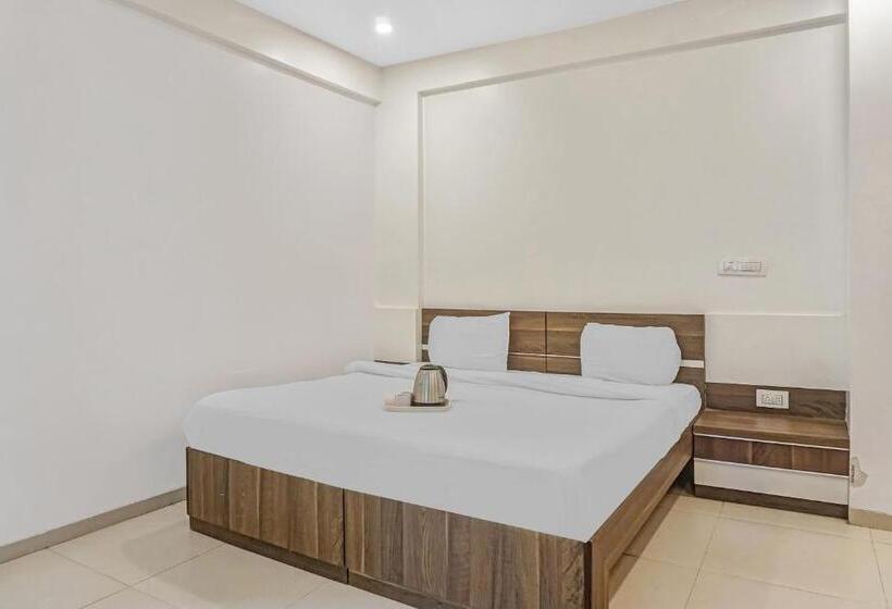 Номер Стандарт, Super Townhouse The Upper Room Near Pune Airport