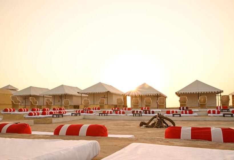 デラックスルーム, The Carvaans Resort