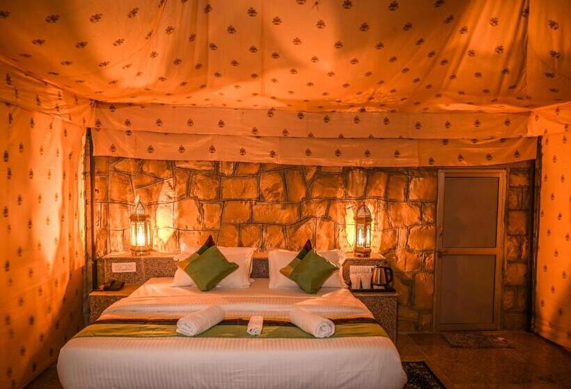 Номер Deluxe, The Carvaans Resort
